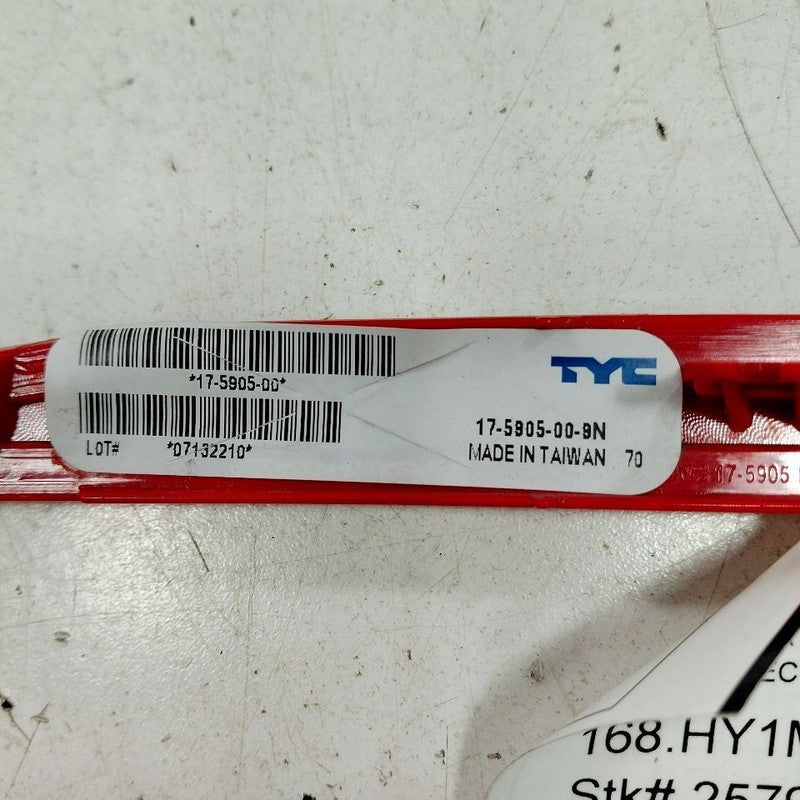 Hyundai Elantra Passenger Right Rear Marker Reflector Lamp  2024 2023 