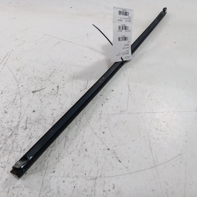 Ford Fiesta Right Front Weather Strip Interior  2014 2015 2016 2017 20