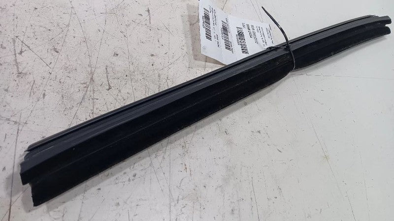 Chevy Traverse Right Rear Weather Strip Interior  2010 2011 2012 2013