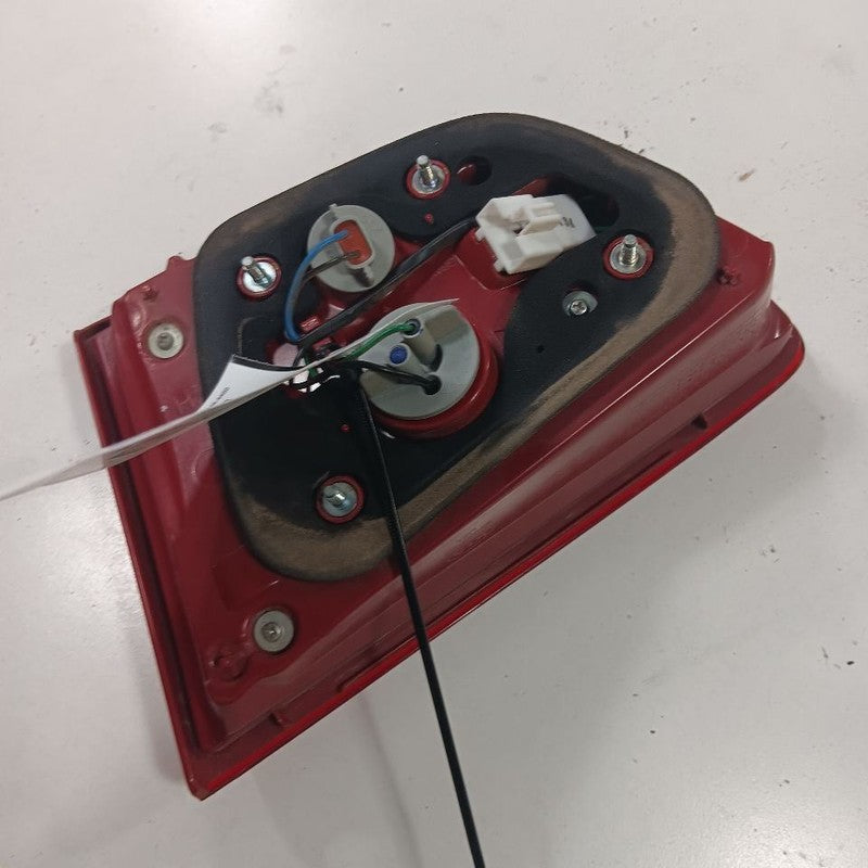 Driver Left Tail Light Brake Lamp Gate Mounted Incandescent 16-18 Kia Sorento