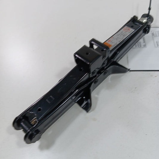 Toyota Yaris Spare Tire Changing Jack  2020 2019 2018 2017 2016