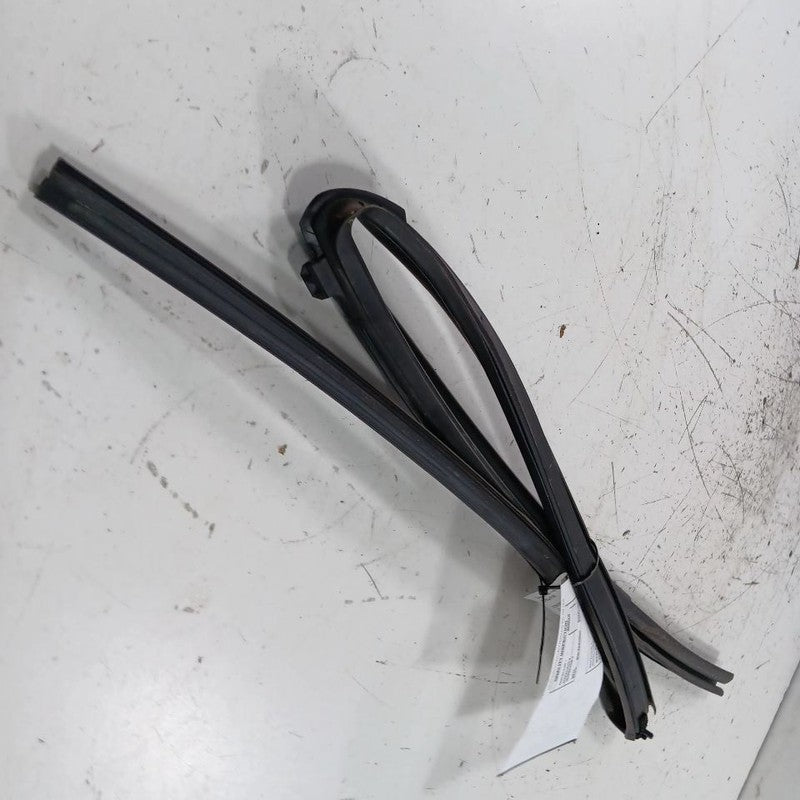 Toyota Prius C Door Glass Window Seal Rubber Left Rear Back  2017 2016