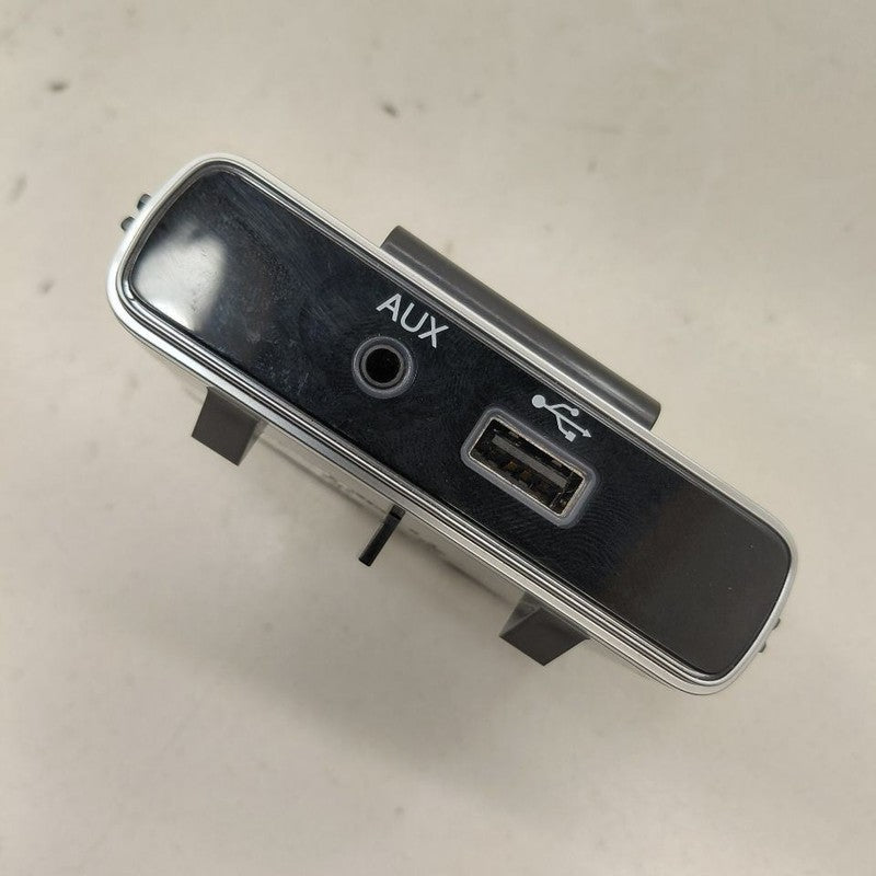 Fiat 500 X Model   USB Plug In Hub Port  2016 2017