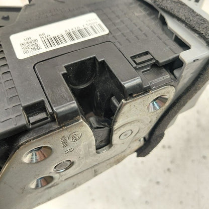 Kia Sorento Door Latch Lock Right Passenger Rear  2018 2017 2016