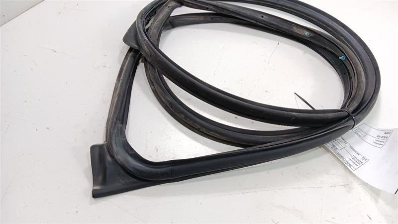 Buick Encore On Door Seal Rubber Right Passenger Front 2016 2017 2018 2019
