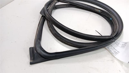 Buick Encore On Door Seal Rubber Right Passenger Front 2016 2017 2018 2019