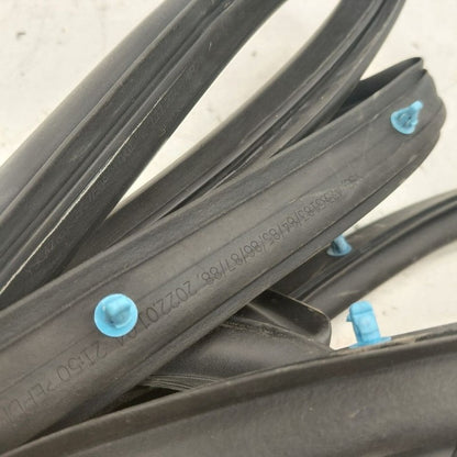 Chevy Trax On Door Seal Rubber Right Passenger Front  2022 2021
