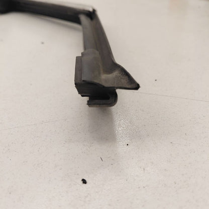 Chevy Volt Door Glass Window Seal Rubber Right Passenger Front  2019 2