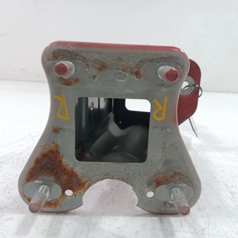 Nissan Rogue Passenger Right rear Bumper Mount Bracket2014 2015 2016 2017 2018 2