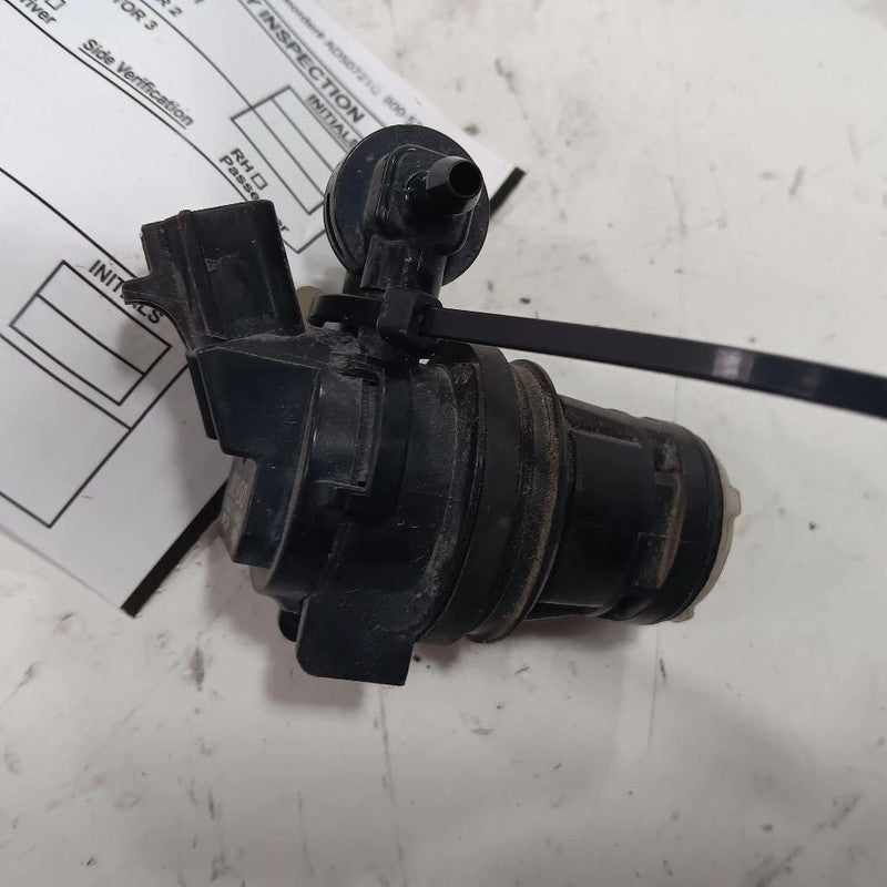 Kia Soul Windshield Washer Wash Fluid Reservoir Motor Pump Electric  2017 2018 2