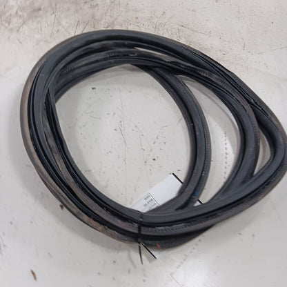 Fiat 500 Trunk Lid Hatch Door Rear Back Rubber Seal  2016 2017 OEM