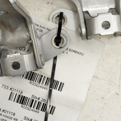 Kia Sorento Door Hinge Set Right Rear Passenger  2018 2017 2016