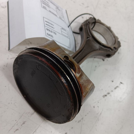 Fiat 500 Single Piston With Connecting Rod   2016 2017 OEM