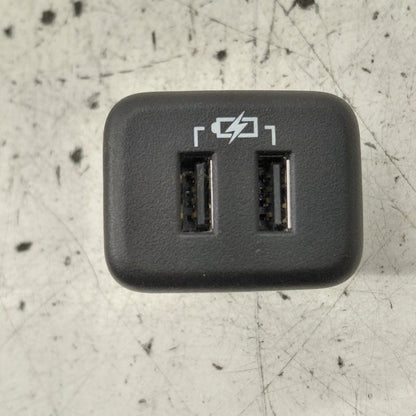 Cadillac CT6 USB Plug In Hub Port  2018 2017 2016