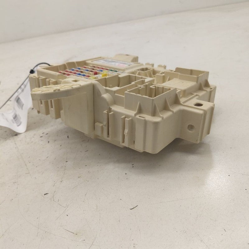 Kia Sorento Cabin Fuse Box Interior Inner Under Dash  2018 2017 2016