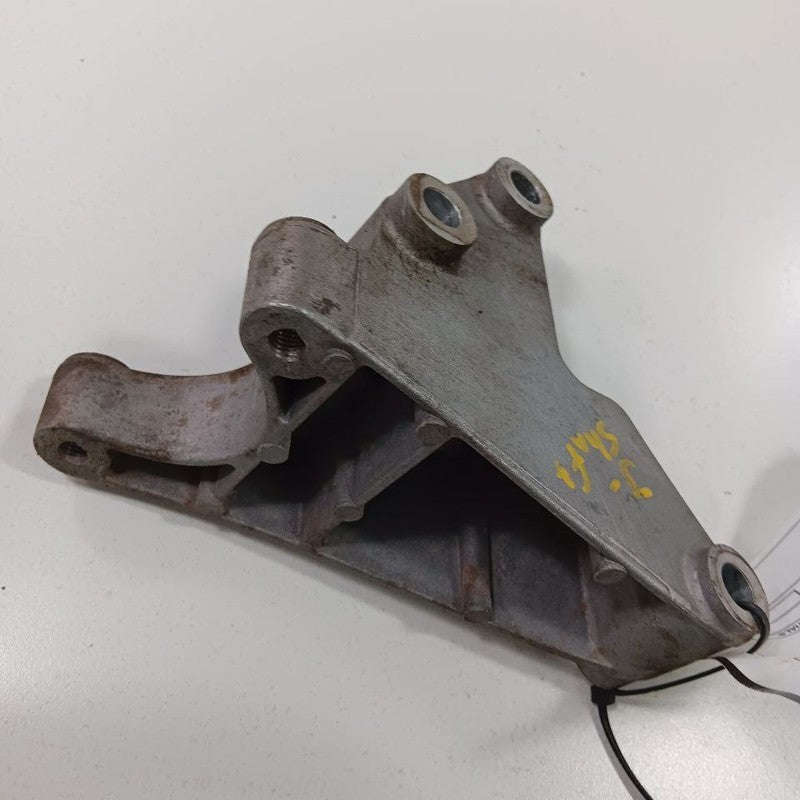 Buick Encore 1.4 Axle Jackshaft Mount Bracket  2019 2018 2017