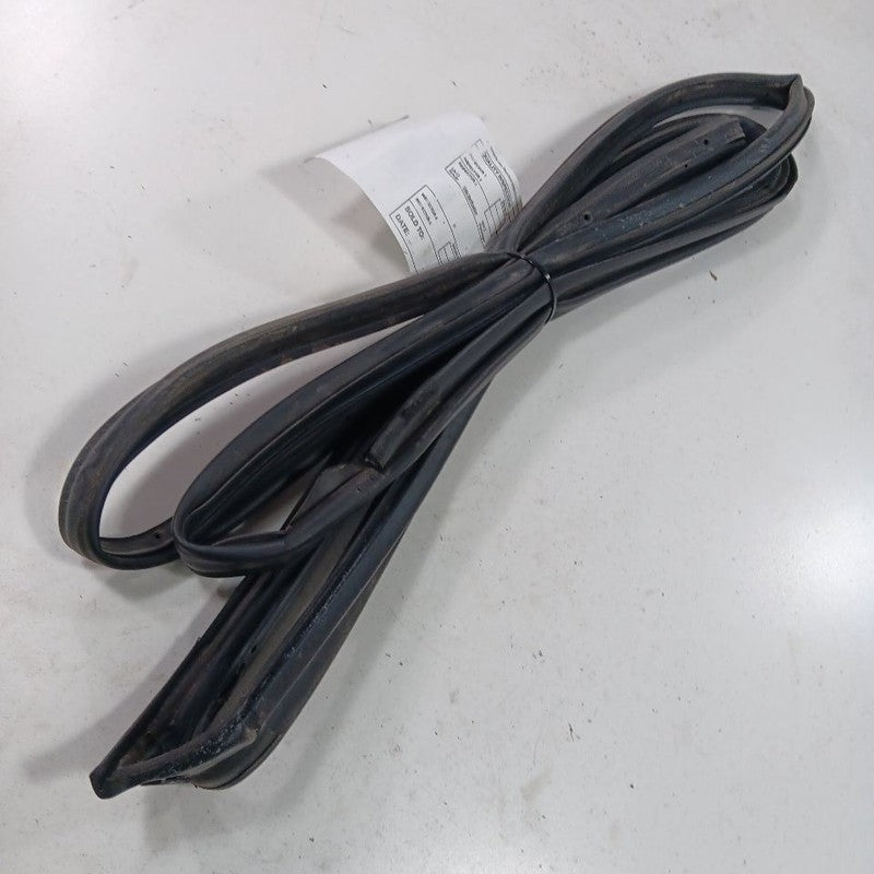 Grand Cherokee On Door Seal Rubber Left Driver Rear Back  2017 2018 20