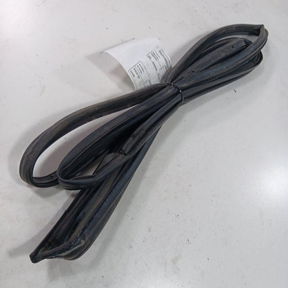 Grand Cherokee On Door Seal Rubber Left Driver Rear Back  2017 2018 20