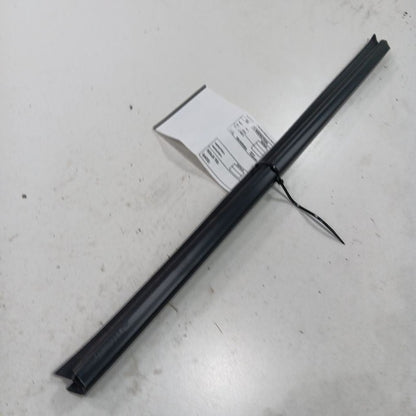 Grand Cherokee Right Rear Weather Strip Interior  2017 2018 2019 2020 