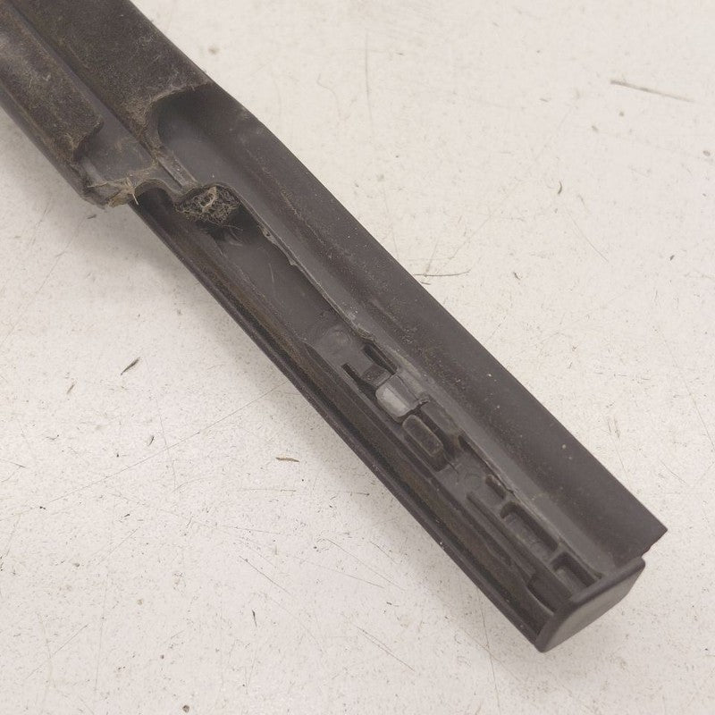 Hyundai Veloster Door Glass Window Weather Strip Trim Front Right Pass