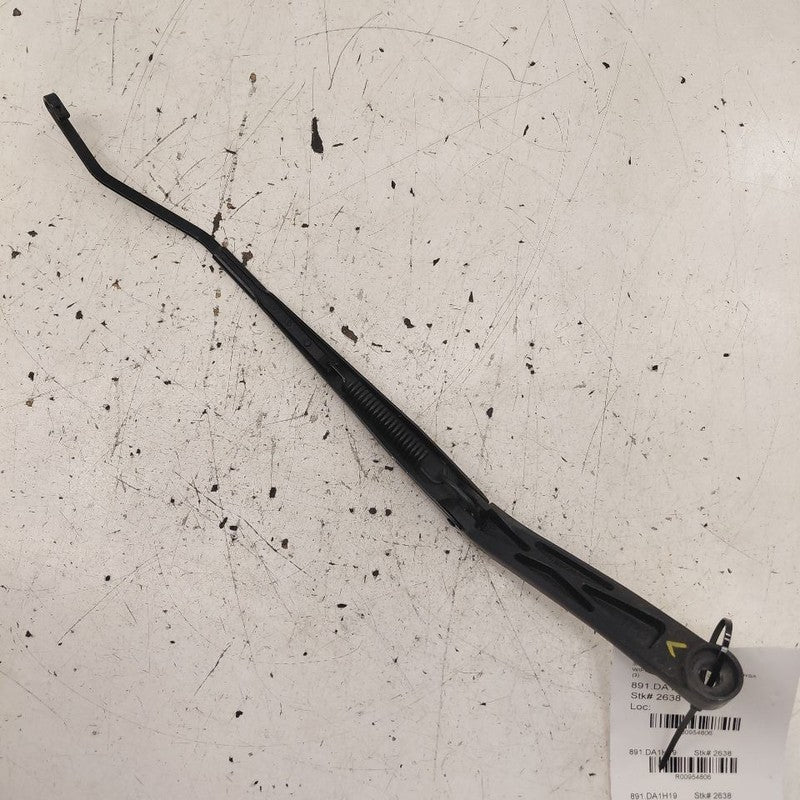 Nissan Versa Windshield Wiper Arm Left Driver  2019 2018 2017 2016
