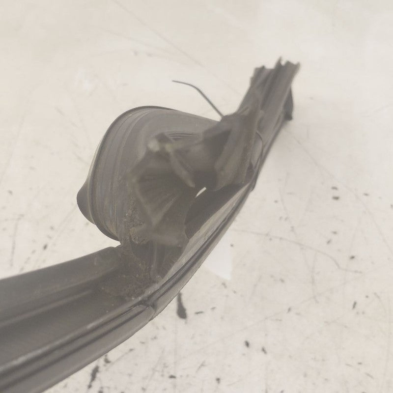 Volvo S60 Door Glass Window Seal Rubber Right Passenger Rear Back 2013