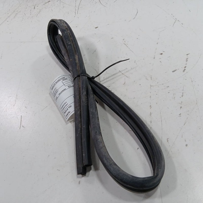 Kia Sportage Cowl Vent Panel Hood Rubber Seal  2022 2021 2020 2019 2018