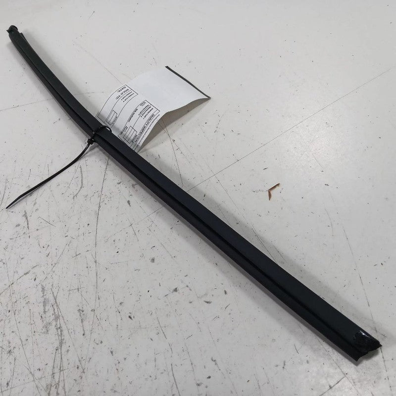 Hyundai Accent Right Rear Weather Strip Interior  2012 2013 2014 2015 