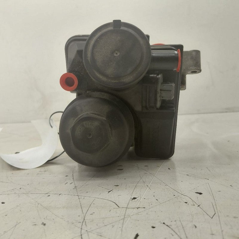 Volvo S60 Engine Oil Filter Adapter Bracket Housing Mount  2.5 2013 20