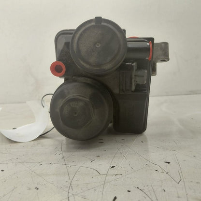 Volvo S60 Engine Oil Filter Adapter Bracket Housing Mount  2.5 2013 20