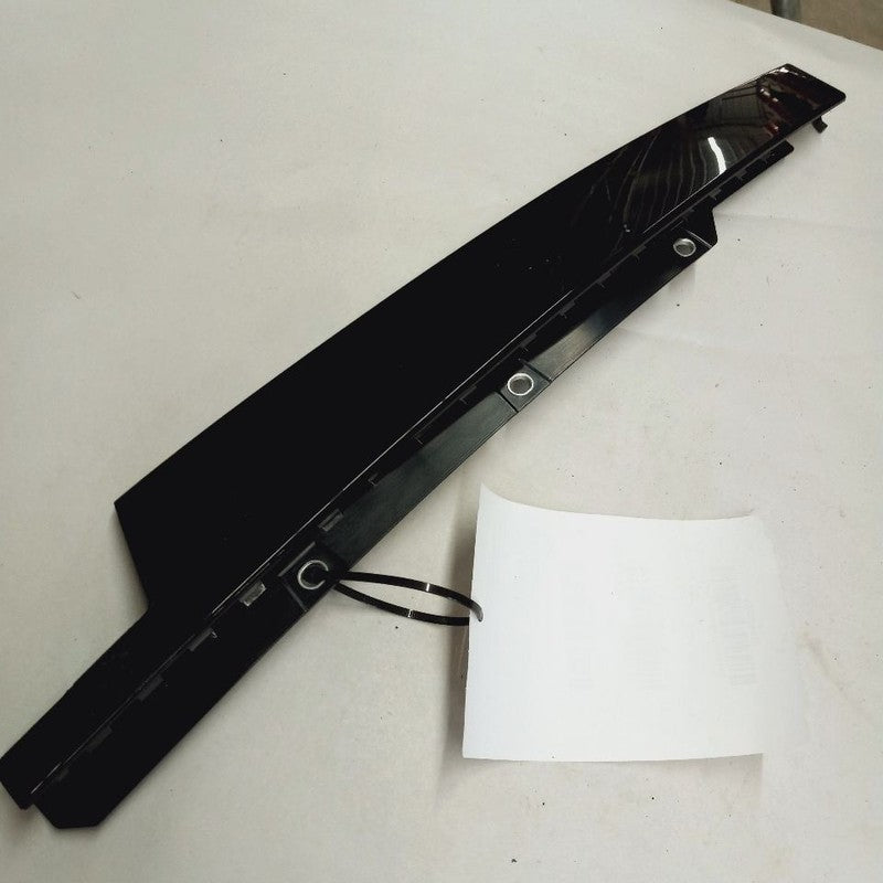 Alfa Romeo Stelvio Passenger Right Front Door Applique {156108445} 201