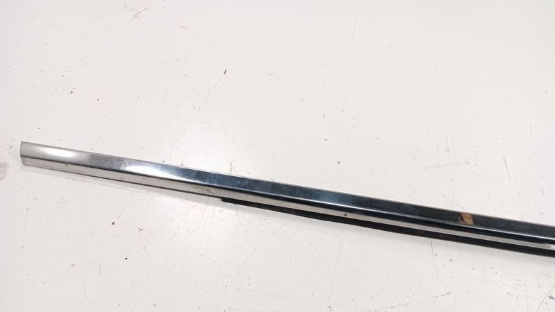 Buick Lacrosse Door Glass Window Weather Strip Trim Front Right Passen