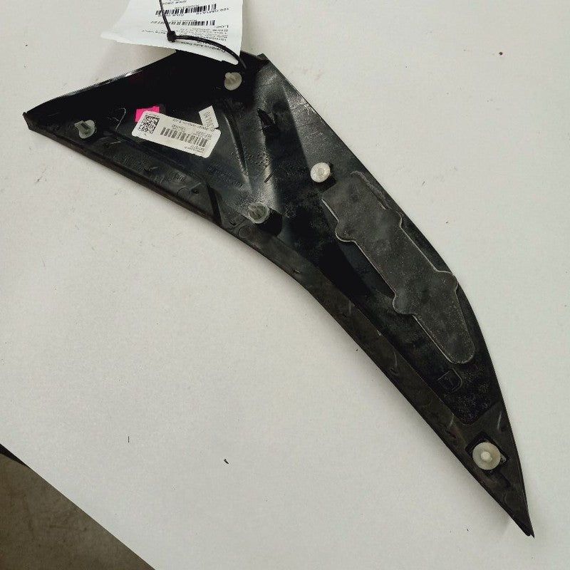 Chevy Volt Passenger Right Front Fender Trim {23410381} 2019 2018 2017