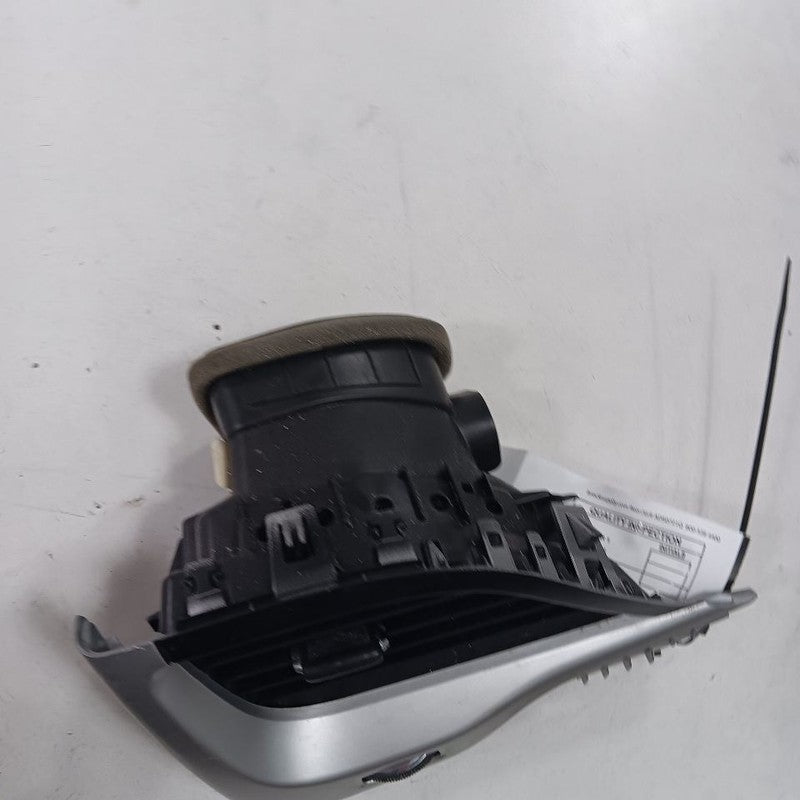 Jeep Cherokee Dash Air Vent Left Driver  2015 2016 2017 OEM