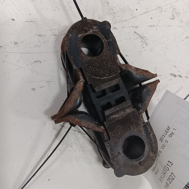 Nissan LEAF Front Sway Bar Bushing Mounting Bracket  2013 2014 2015 20