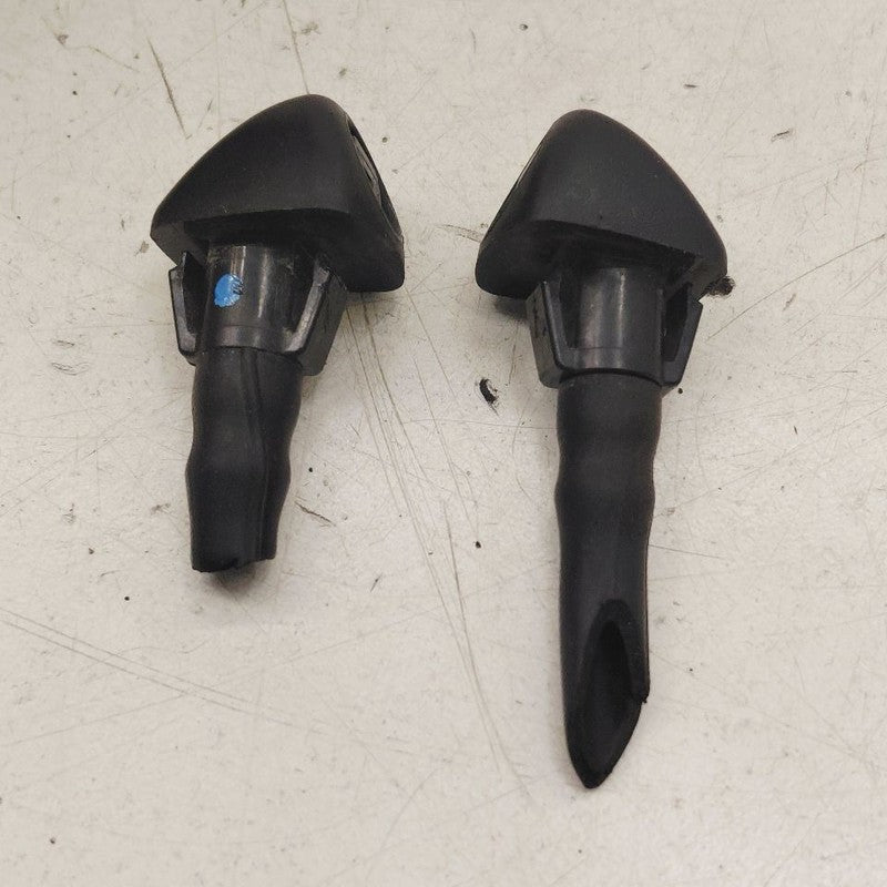 Honda CR-V Windshield Wiper Washer Fluid Hood Sprayer Nozzles  2017 20