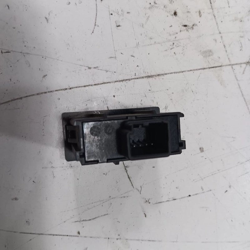 Fiat 500 USB Plug In Hub Port 2017 2016 2015 2014 2013 2012 OEM