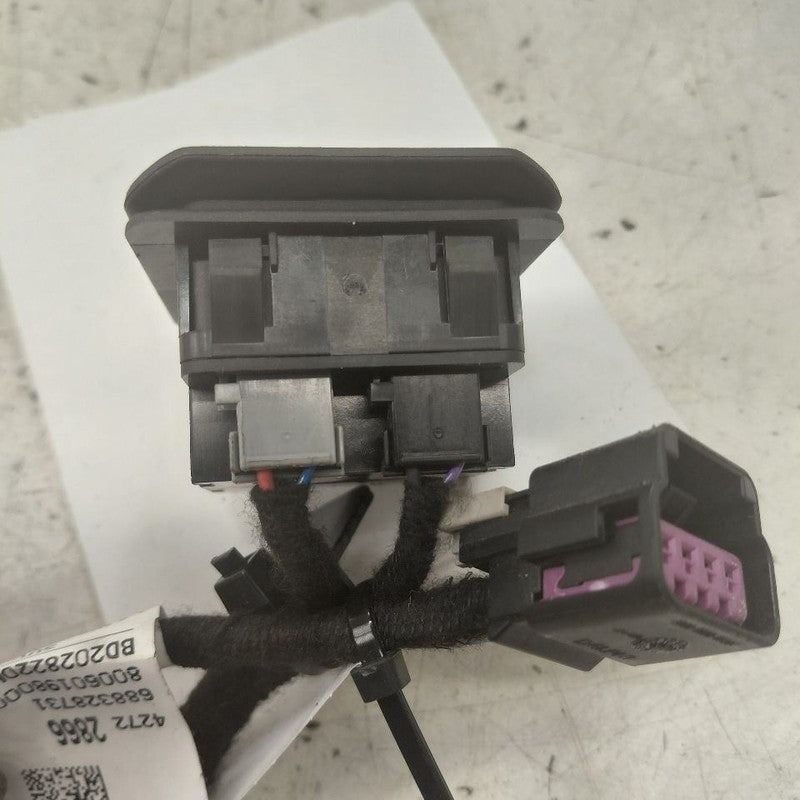 Chevy Trax 120V Plug In {13332854} 2022 2021