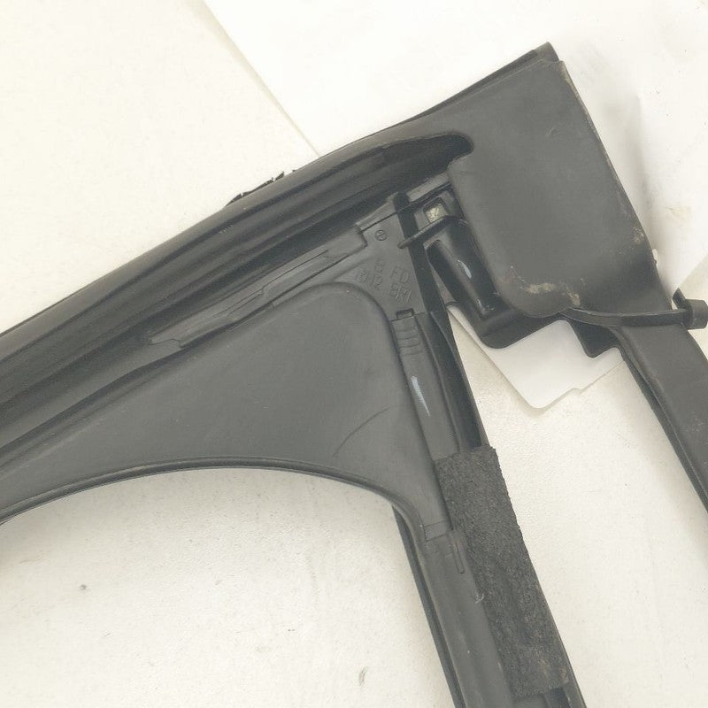 Ford Escape Door Glass Window Seal Rubber Right Passenger Front  2020 