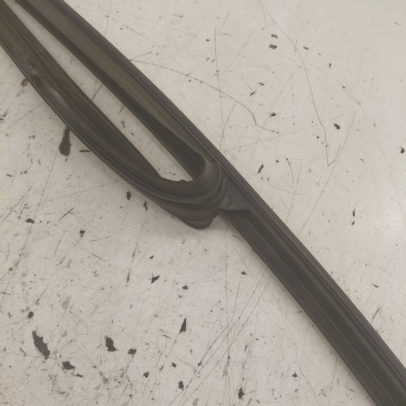 Volvo S60 Door Glass Window Seal Rubber Left Driver Front  2013 2014 2