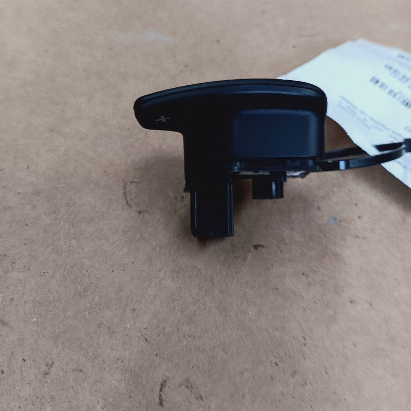 Ford Edge Steering Wheel Right Paddle Up Shifter {GG9T3F884BAW} 2019 2