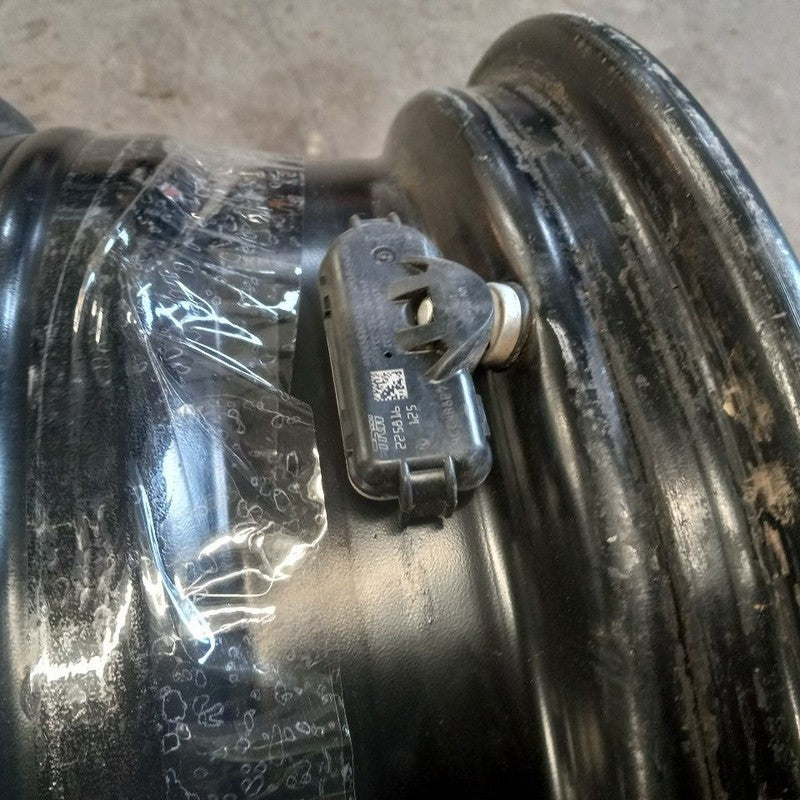 52910B0000 Wheel 15x6 Steel Rim 15 Hole Fits 17-18 Kia Forte