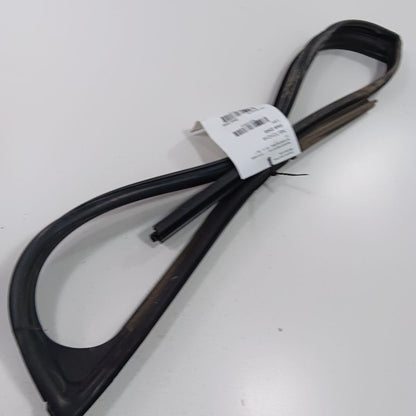 Toyota Yaris Door Glass Window Seal Rubber Right Passenger Front  2020 2019 2018