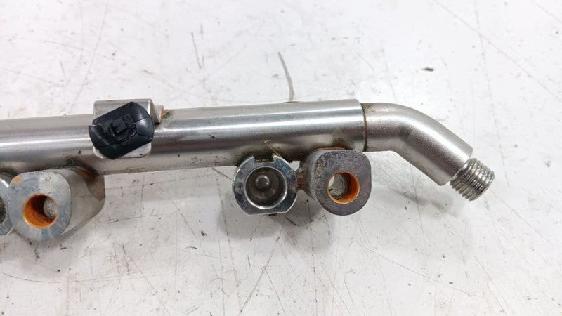 Kia Forte Fuel Rail Injection Injector Mount Bar 2016 2015 2014 OEM