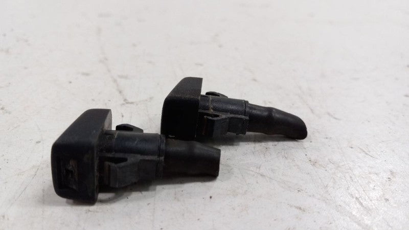 Nissan Maxima Windshield Wiper Washer Fluid Hood Sprayer Nozzles 2004 