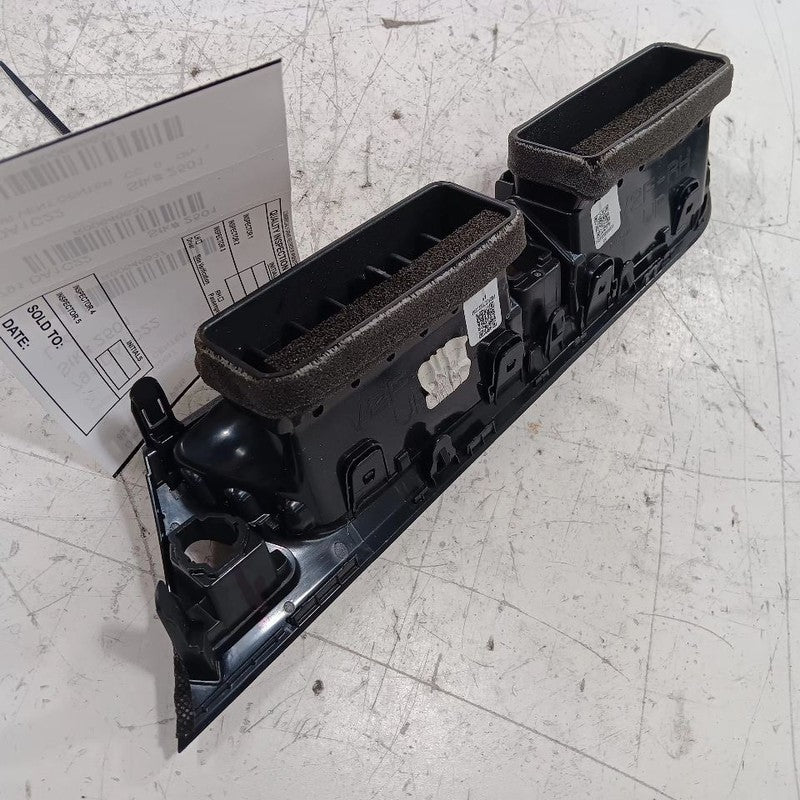 Nissan Kicks Dash Air Vent Center Middle  2021 2022 2023 2024