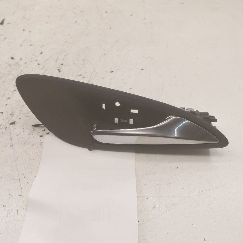 Buick Encore GX Door Handle Right Passenger Rear Interior Inside  2022