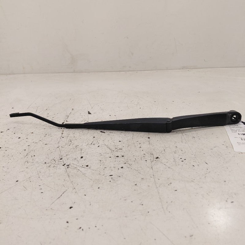 Nissan Versa Windshield Wiper Arm Left Driver  2019 2018 2017 2016