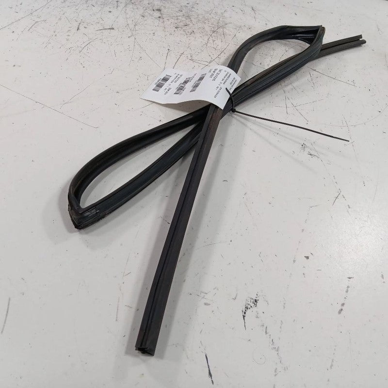 Subaru Outback Legacy Door Glass Window Seal Rubber Left Rear Back  20