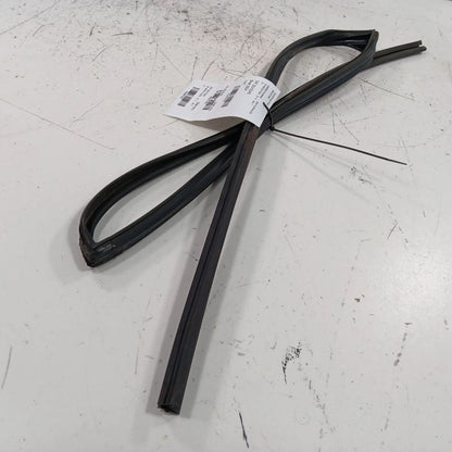 Subaru Outback Legacy Door Glass Window Seal Rubber Left Rear Back  20